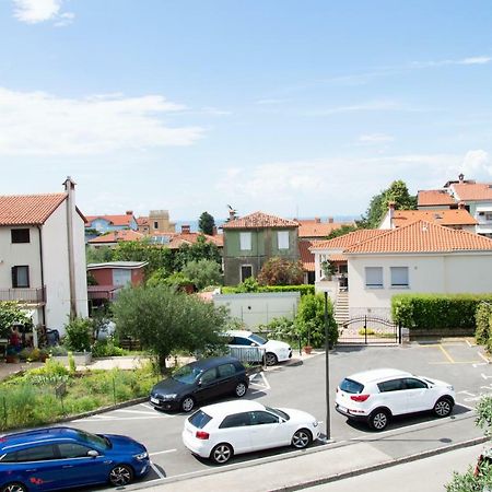 Apartment Sotlar Izola Bagian luar foto