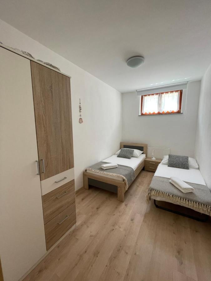 Apartment Sotlar Izola Bagian luar foto