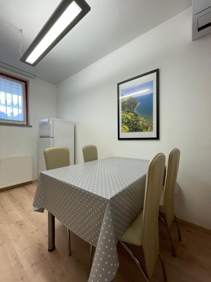 Apartment Sotlar Izola Bagian luar foto