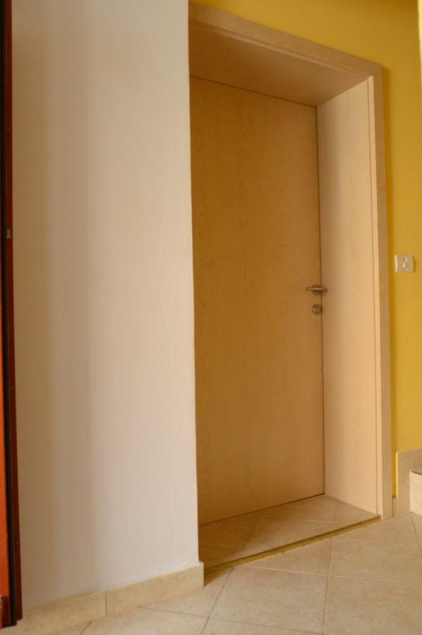 Apartment Sotlar Izola Bagian luar foto