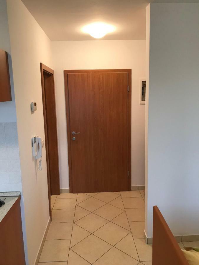 Apartment Sotlar Izola Bagian luar foto
