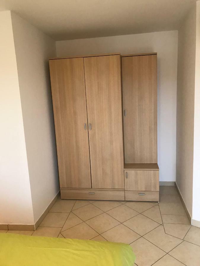 Apartment Sotlar Izola Bagian luar foto
